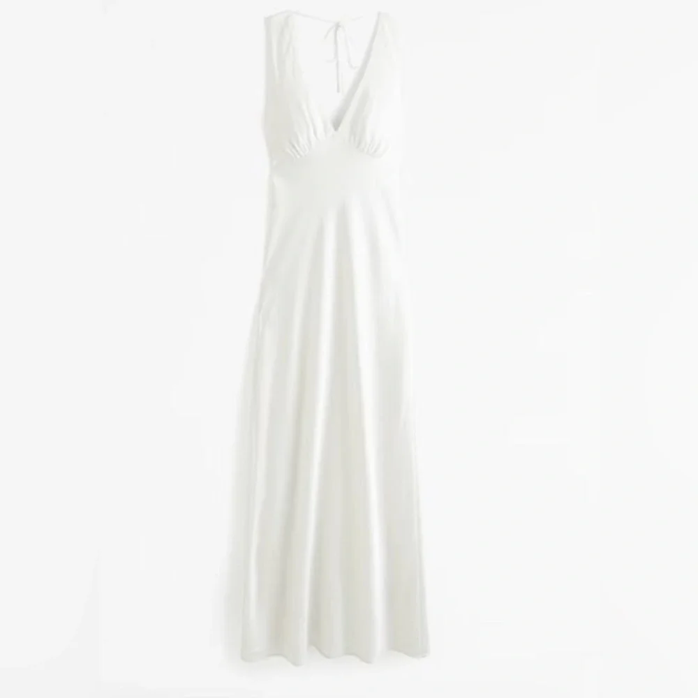 Abercrombie & Fitch elegant cream
